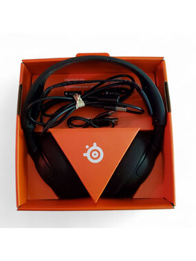 SteelSeries Arctis Nova 5 Wireless Over-Ear Gaming Headphones Headset Like New